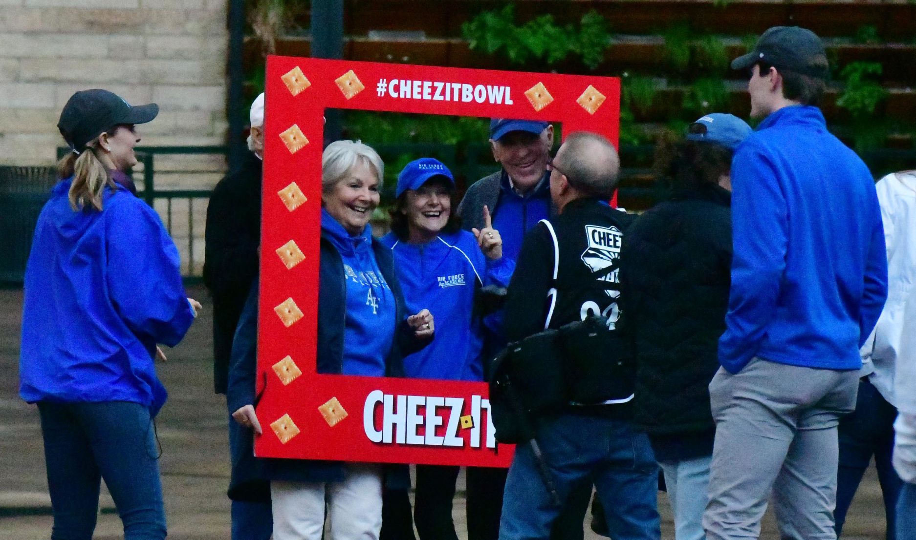 122819-s-cheezitbowl 3863 .jpg